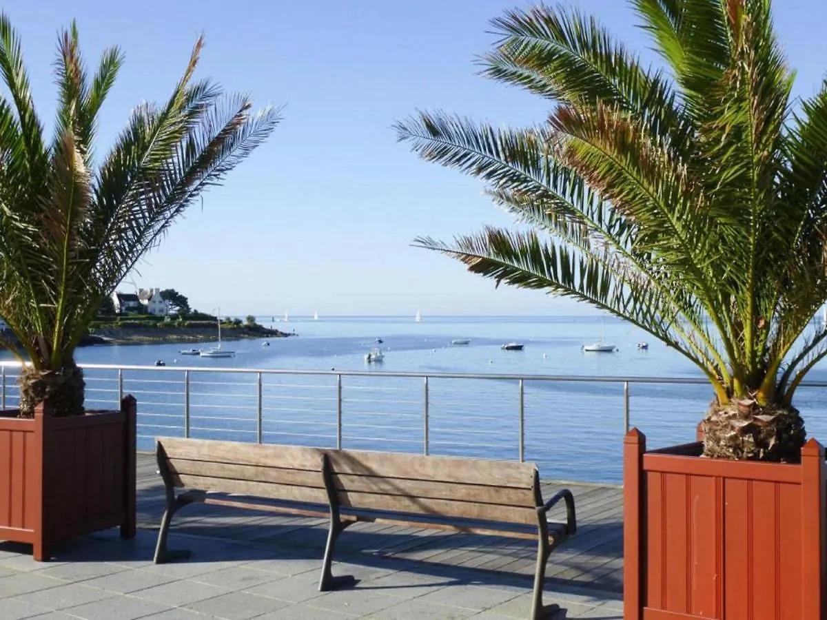 Holiday Home With Private Outdoor Pool, Gouesnac